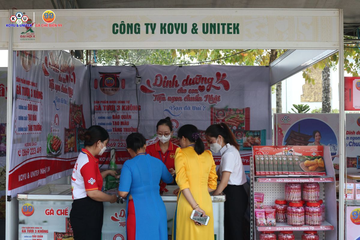 gian-hang-trung-bay-san-pham-koyu-unitek